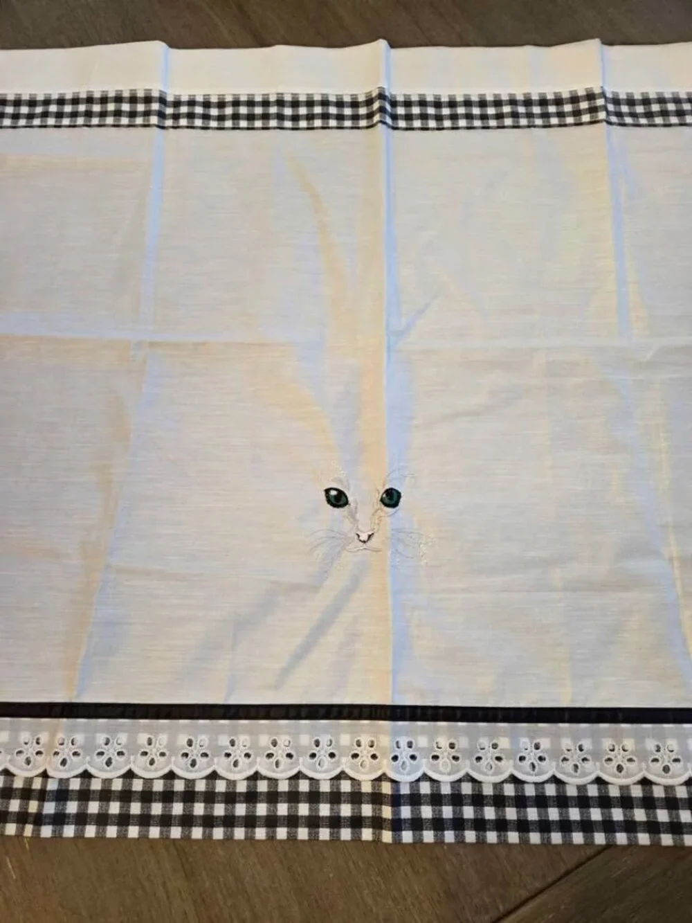 N/A white fabric